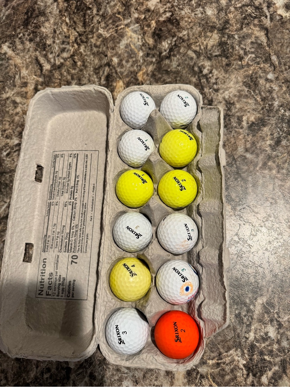 12 Srixon golf balls